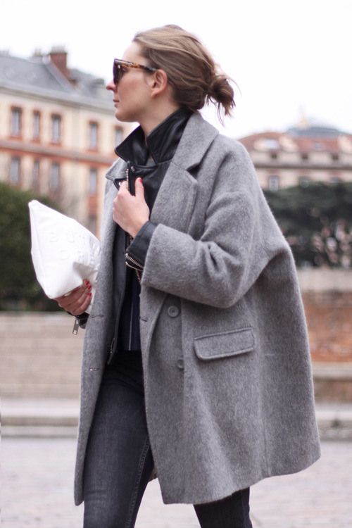 Эпатажный лук: пальто на куртку-косуху